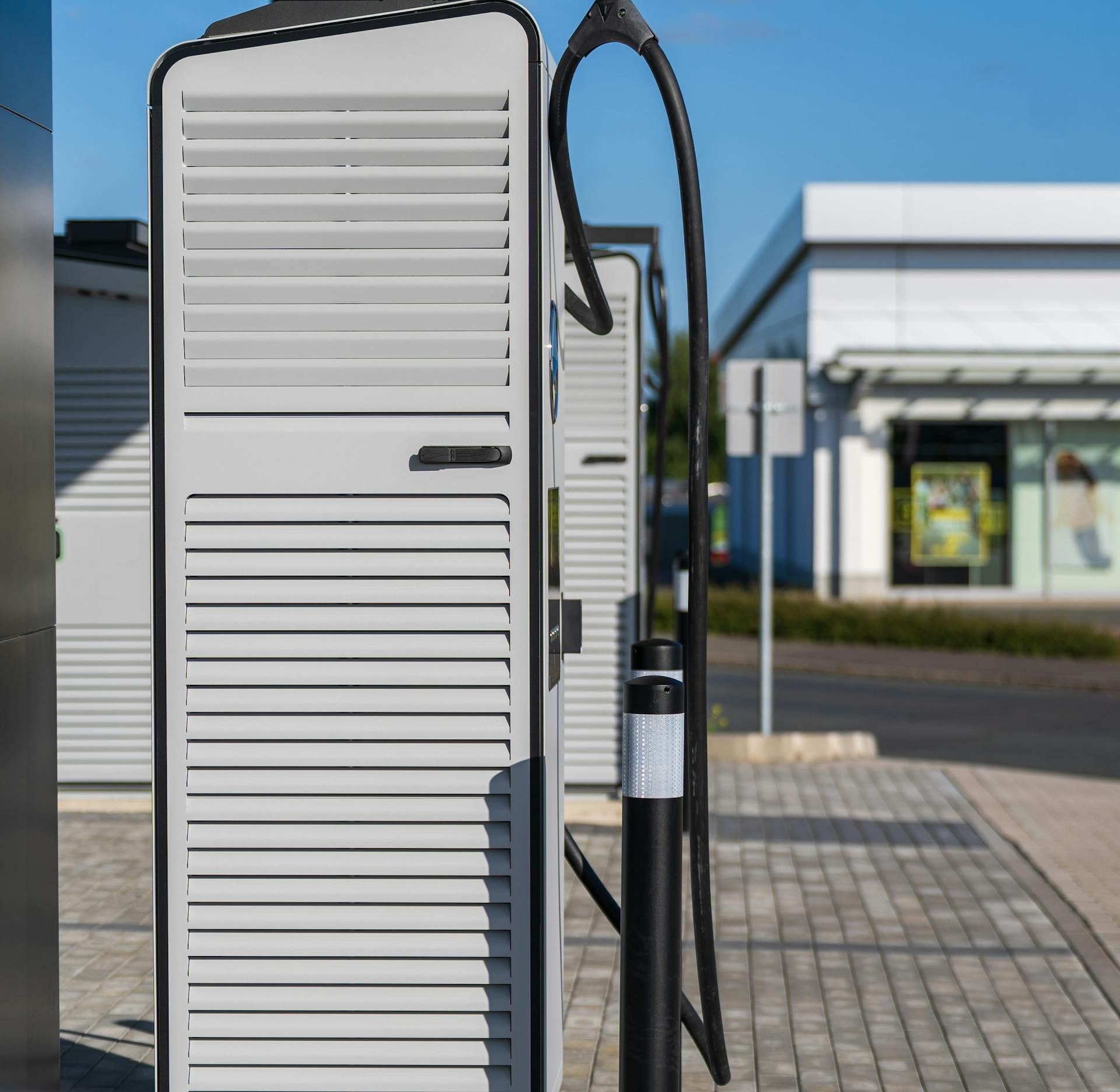 DC fast-charging EV station